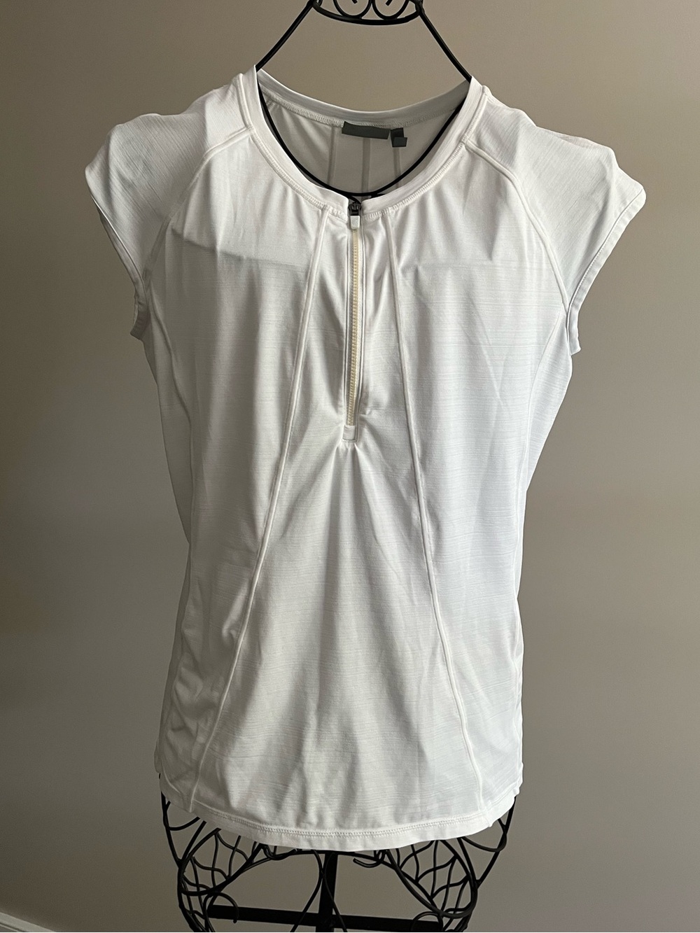ATHLETA Women's White Athletic Top zip womens cap sleeve